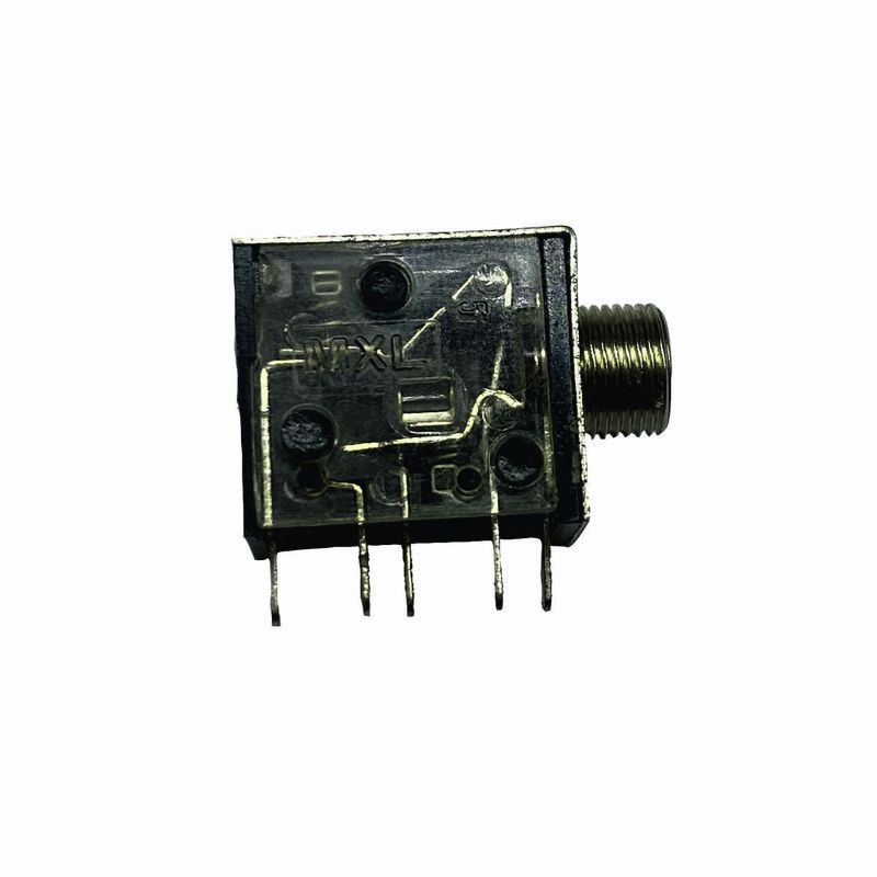 فیش مادگی AUX مدل MXL87279
